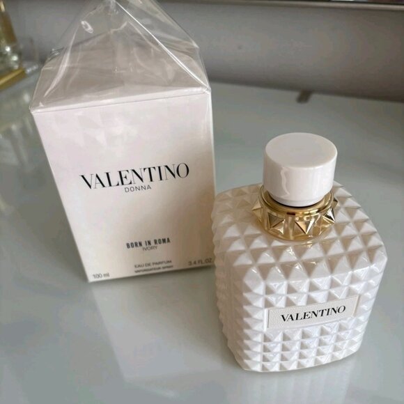 Perfume. - Picture 1 of 1